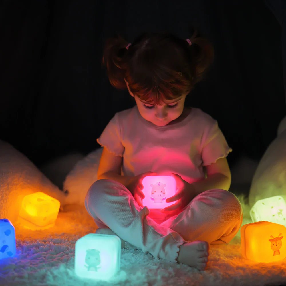 Cube - B Lily el Unicornio Cloud - B - Cloud - b - PetitGegant